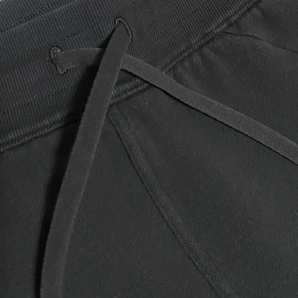 Lululemon black Scuba sweatpants EUC - 4 - Picture 11 of 13